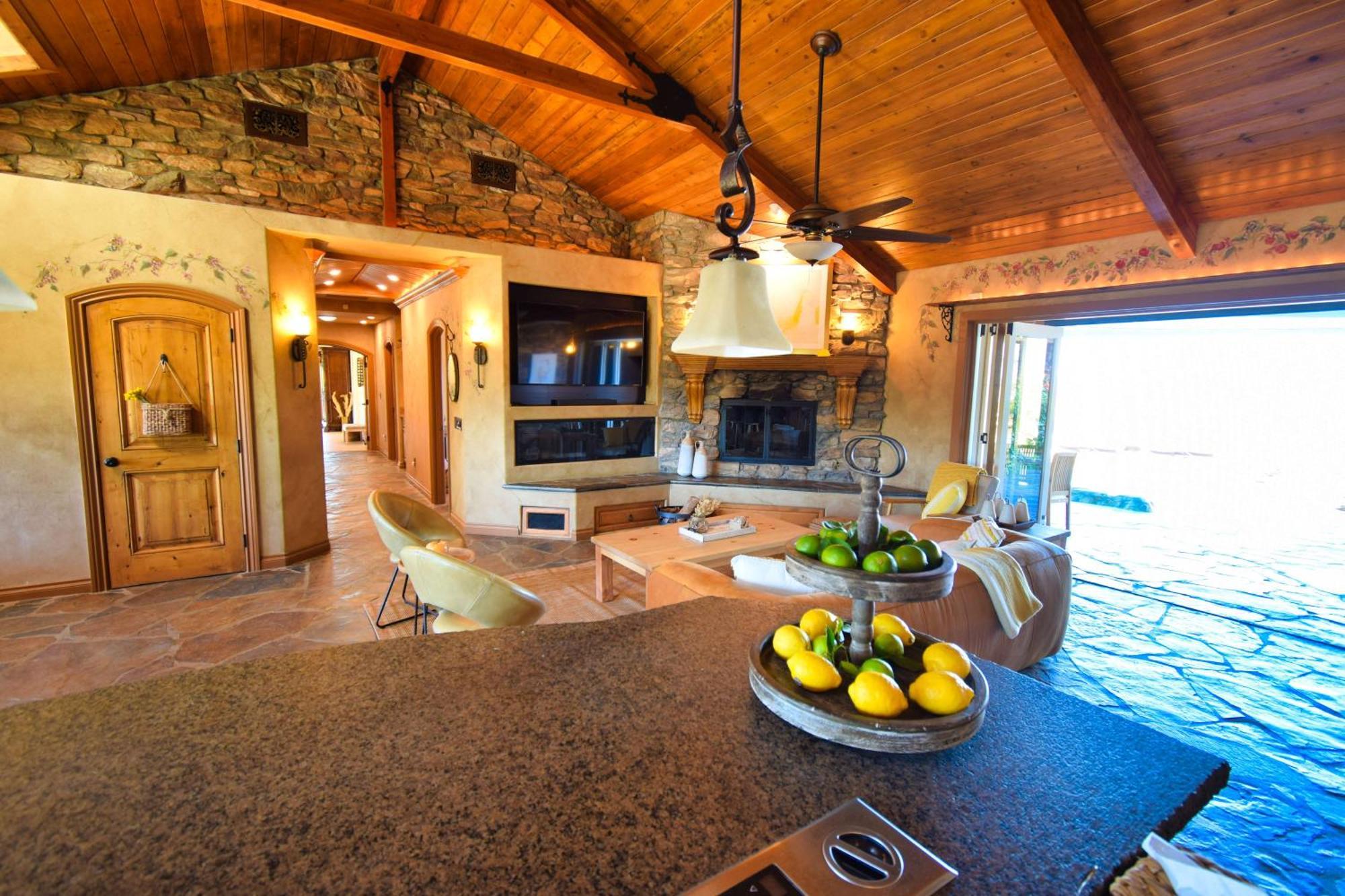 Peppertree Lane Ranch -- Seven-Acre Ranch In The Heart Of Wine Country Hotel Temecula Exterior foto